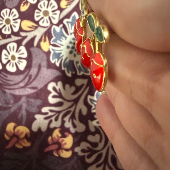 Fine jewelry 316 L Cherry Shaped Red and Green Earrings - Picture 3 of 4